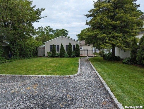 Homes For Sale - 9 Hamilton Avenue<br/> Suffolk County, North Babylon, NY 11703
