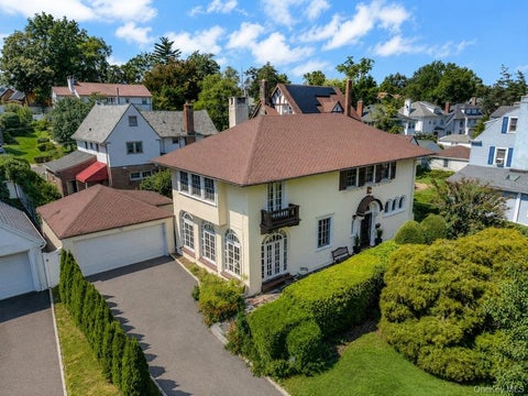 Homes For Sale - 120 Lorraine Avenue<br/> Mount Vernon, NY 10553