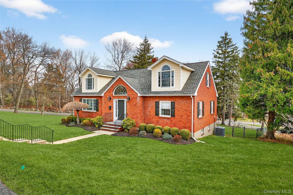 Photo of 46 Franklin Drive, Stony Point, NY 10980 (MLS # 971446)