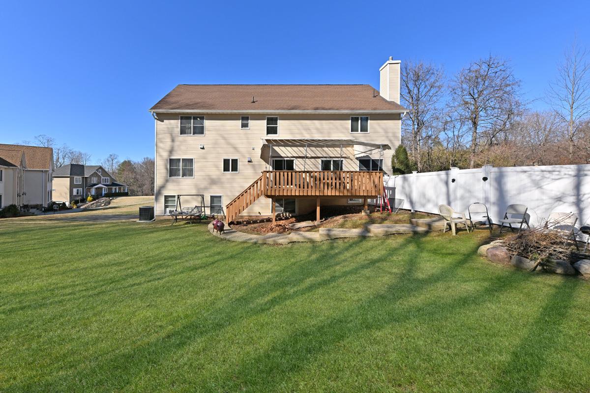 9 Whisper Lane, Suffern, New York image 32