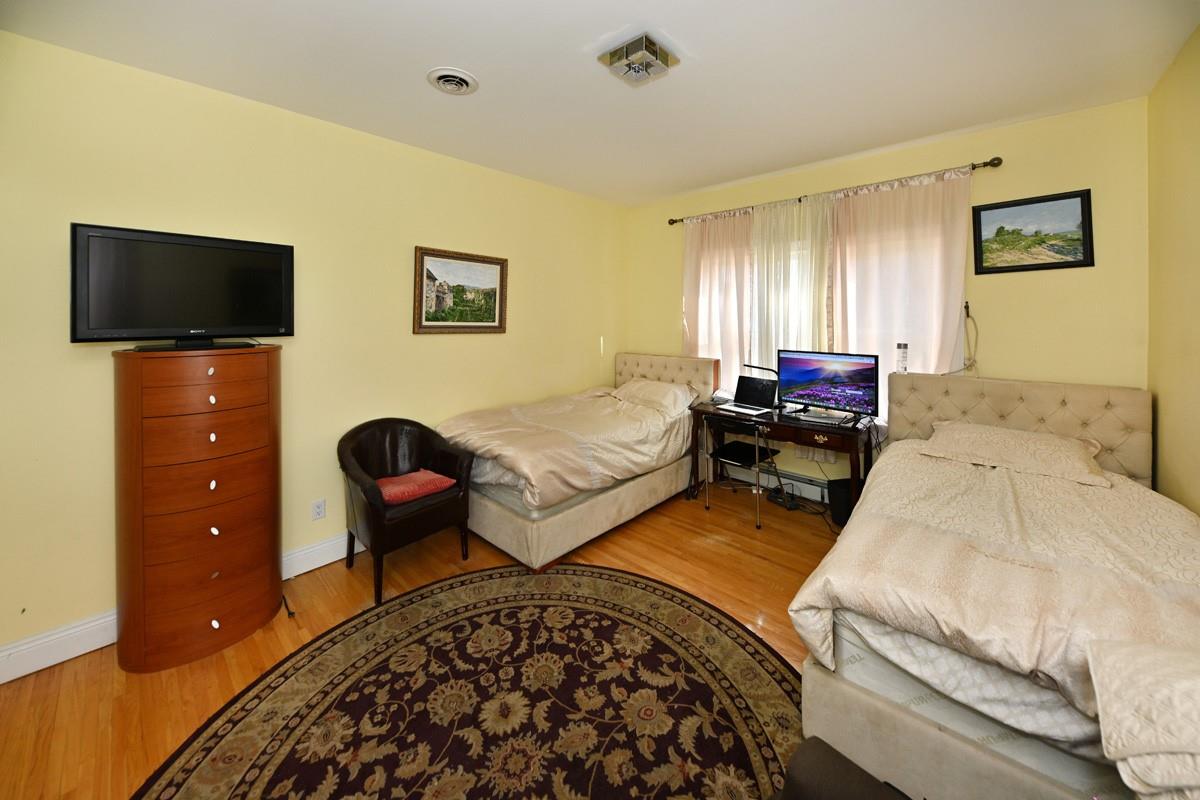 9 Whisper Lane, Suffern, New York image 12