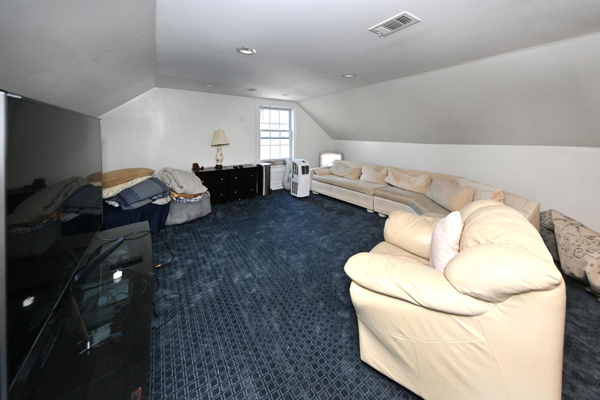 9 Whisper Lane, Suffern, New York image 19