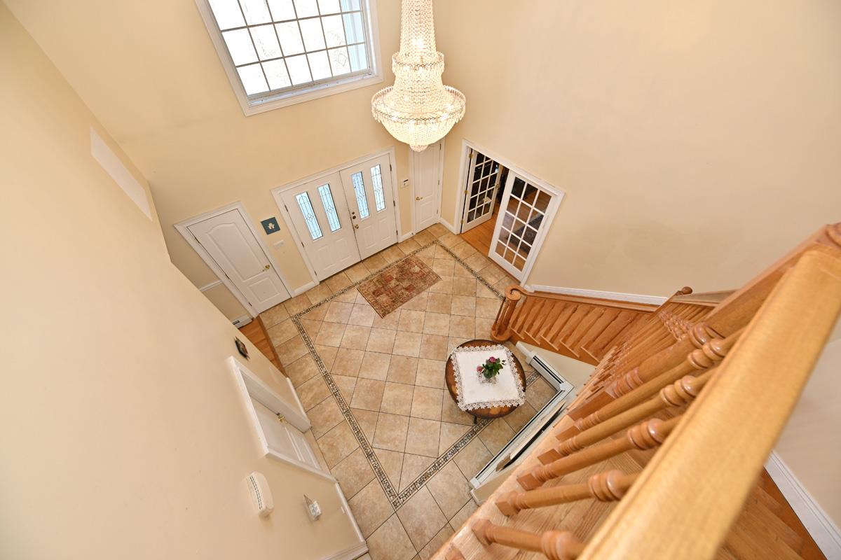 9 Whisper Lane, Suffern, New York image 4