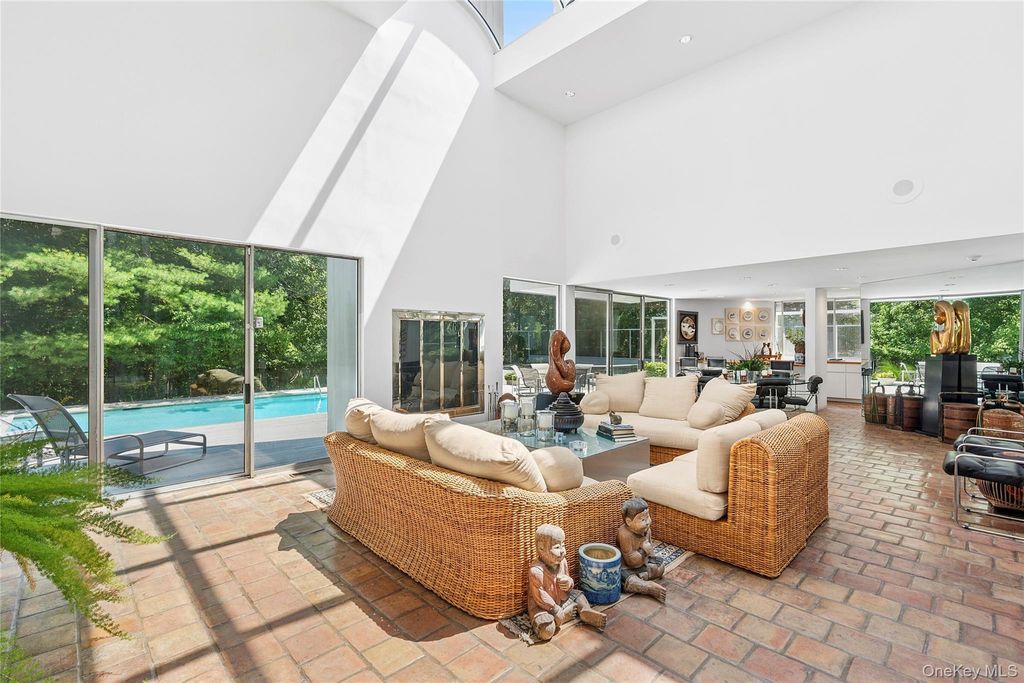 Photo of 12 Lakewood Lane, Quogue, NY 11959 (MLS # 962343)