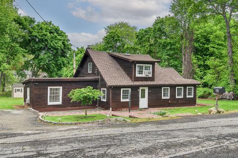 Homes For Sale - 1756 Horton Road<br/> Westchester County, Mohegan Lake, NY 10547