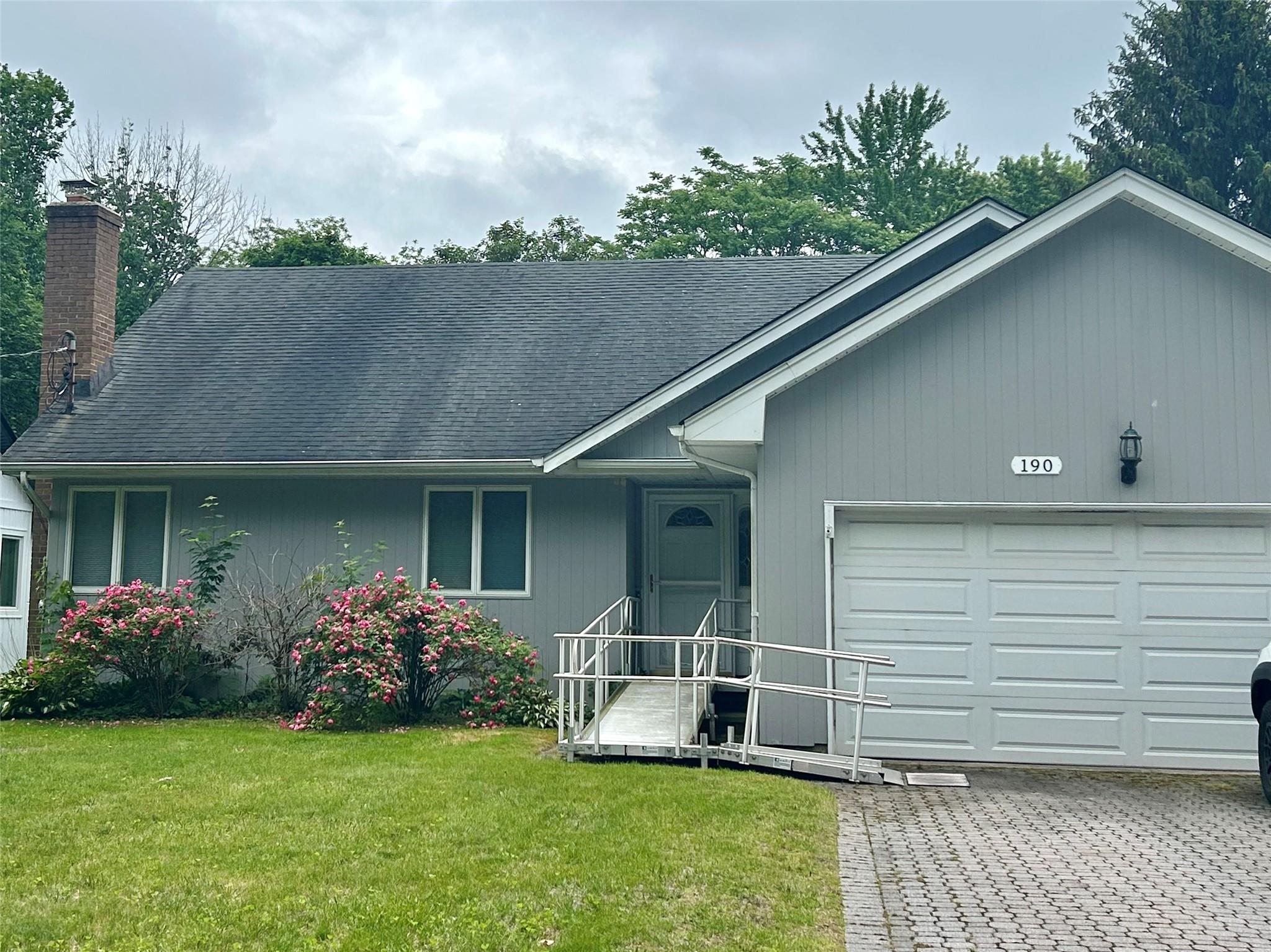 Woodbury Road, Huntington, Hamptons, NY - 3 Bedrooms  
2 Bathrooms - 
