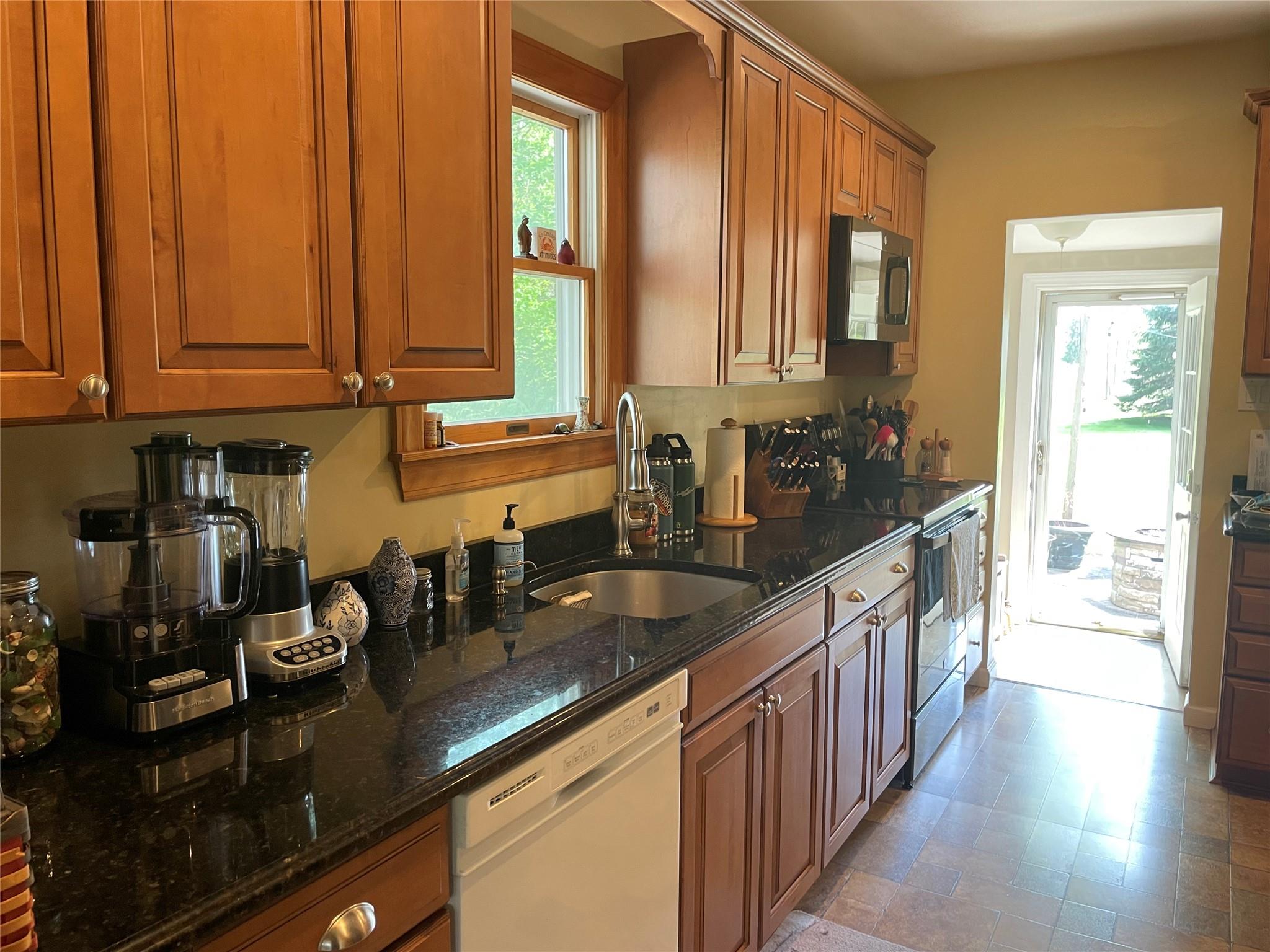 20 Vail Avenue, East Quogue, New York image 14