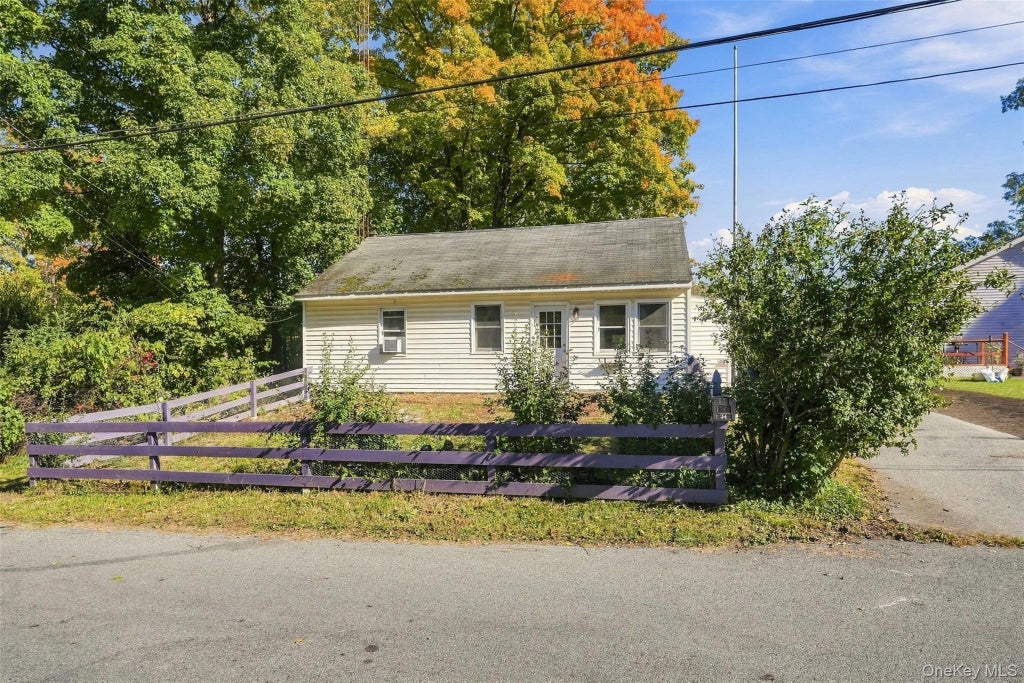 Photo of 34 McKinley Lane, Poughkeepsie, NY 12601 (MLS # 1060765)