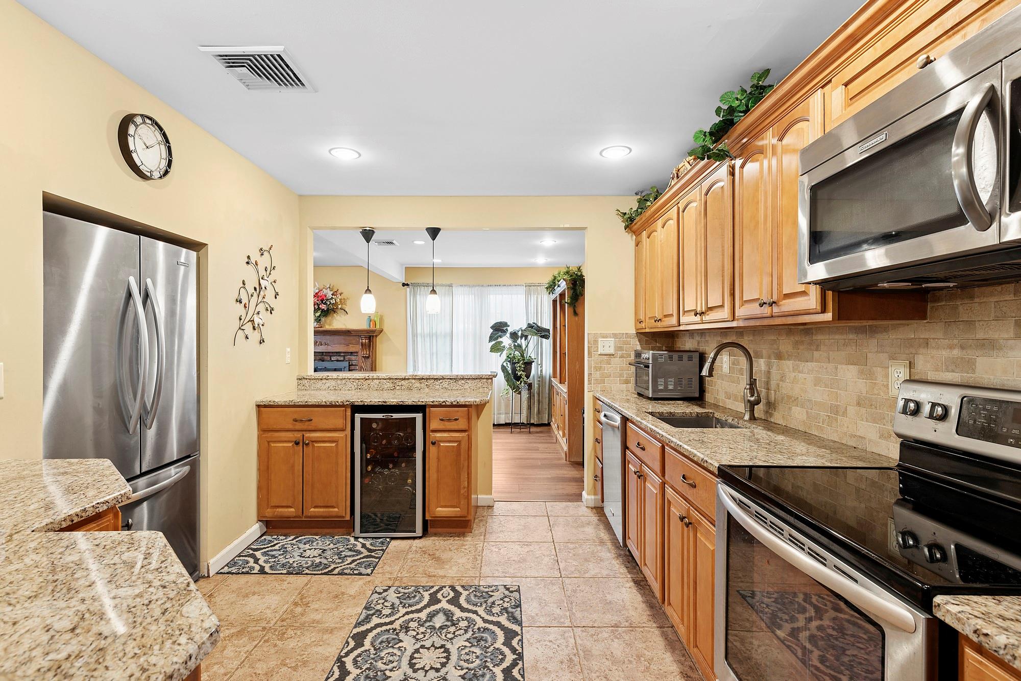 37 Newport Beach Boulevard, East Moriches, New York image 10