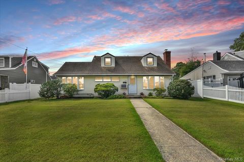 Homes For Sale - 136 Maple Street<br/> Massapequa Park, NY 11762