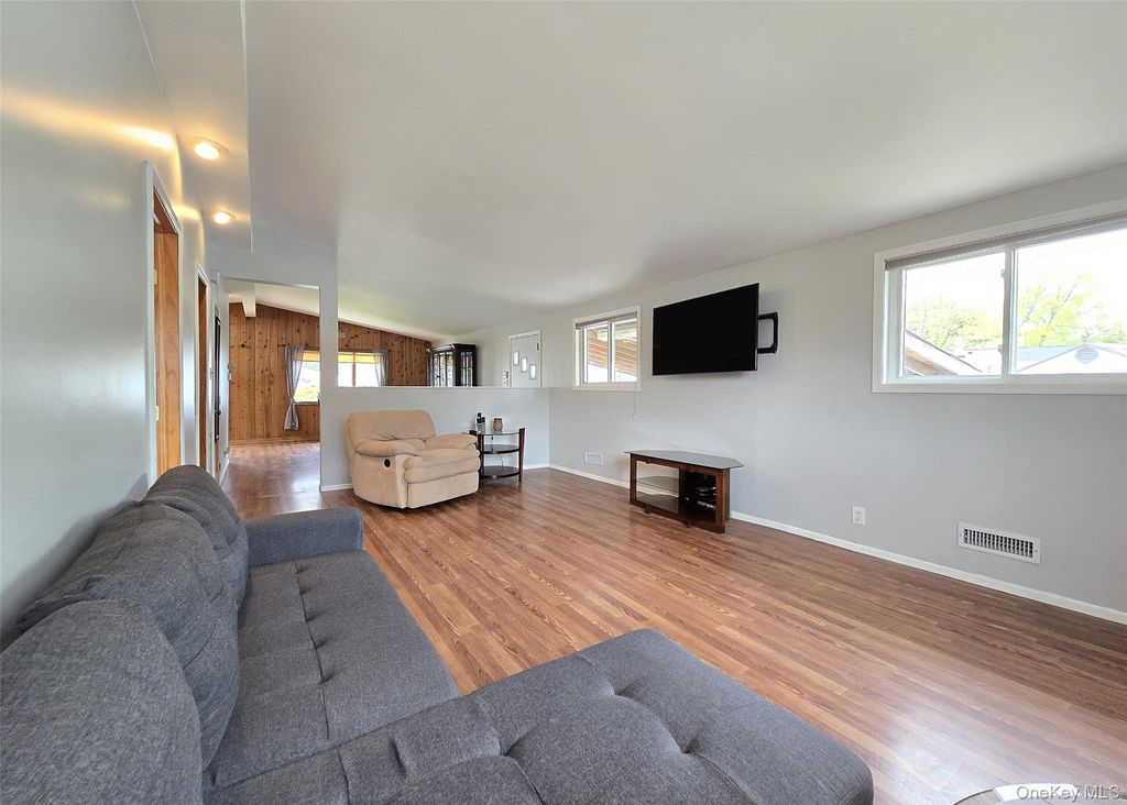 Photo of 27 Peter Road, Ronkonkoma, NY 11779 (MLS # 987630)