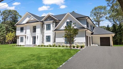 11 Ingold Drive Dix Hills NY 11746
