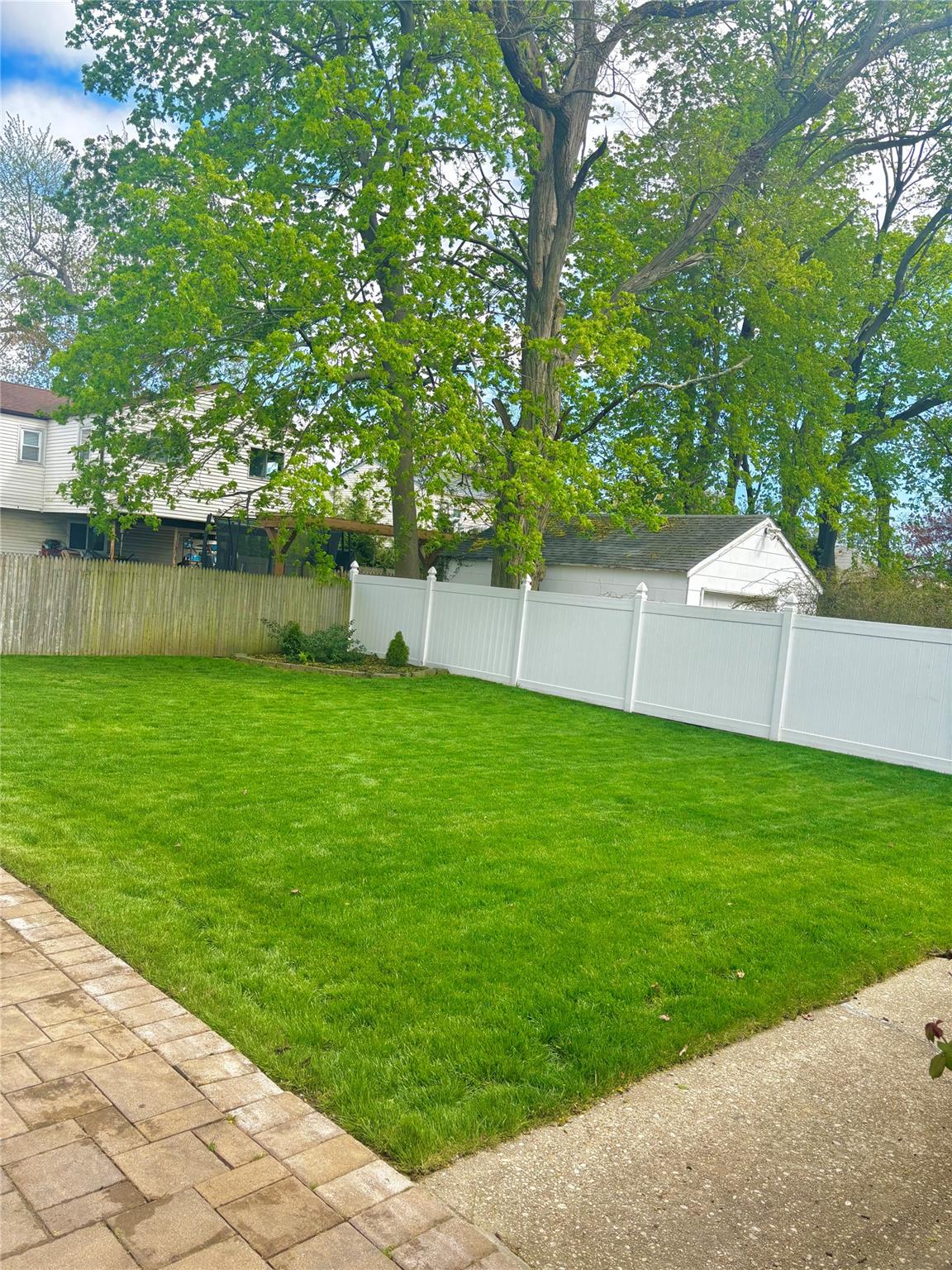 53 1st Street, Brentwood, New York image 24
