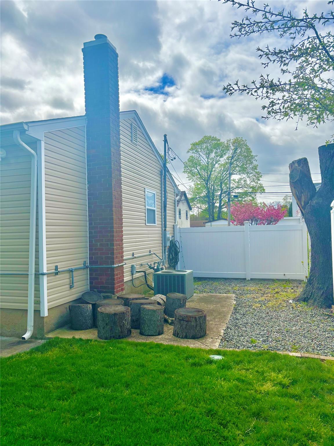 53 1st Street, Brentwood, New York image 21