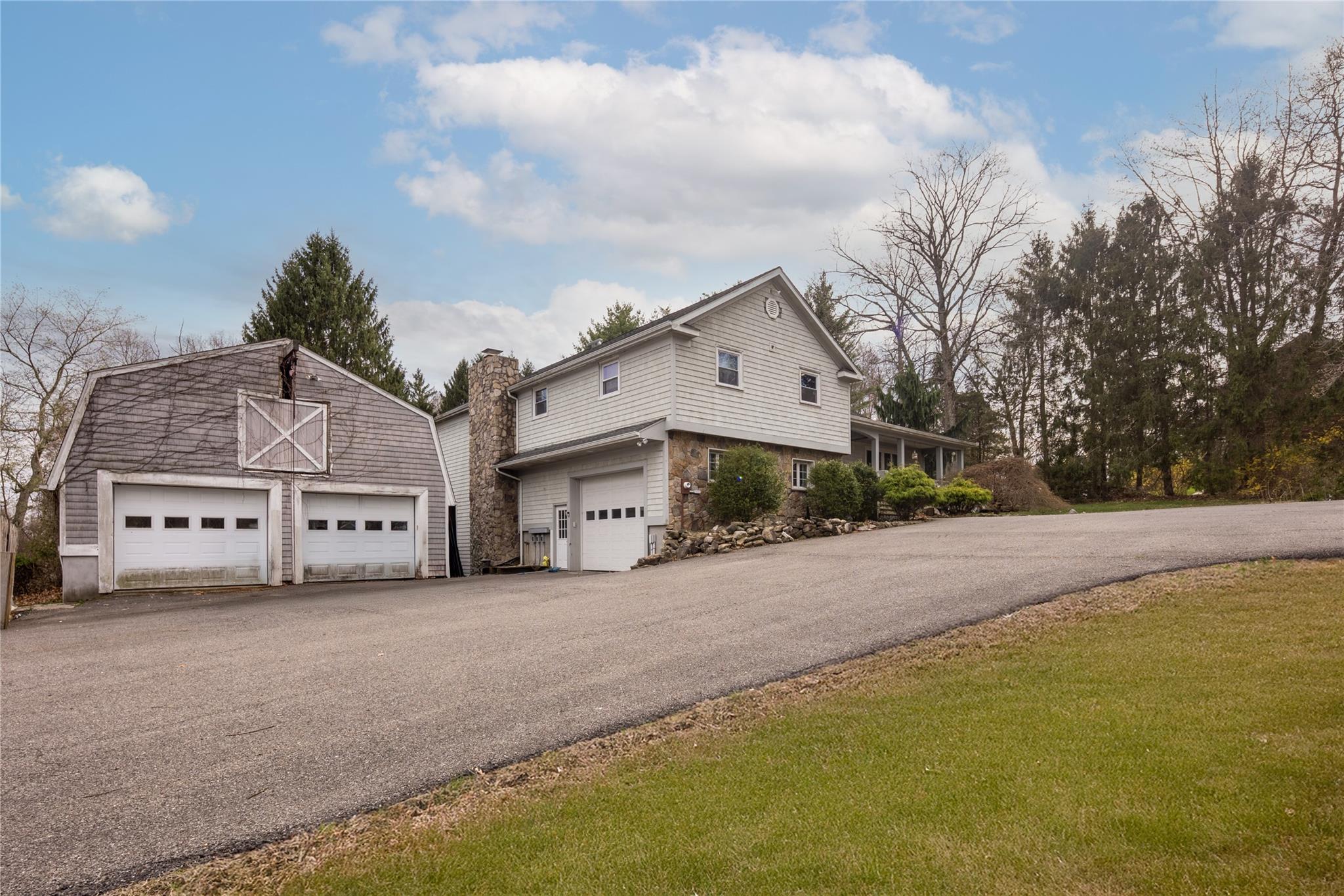 14 Hilltop Road, Katonah, New York image 2