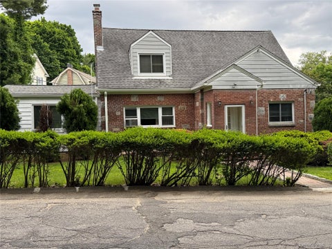 Homes For Sale - 80 Roberts Lane<br/> Yonkers, NY 10701
