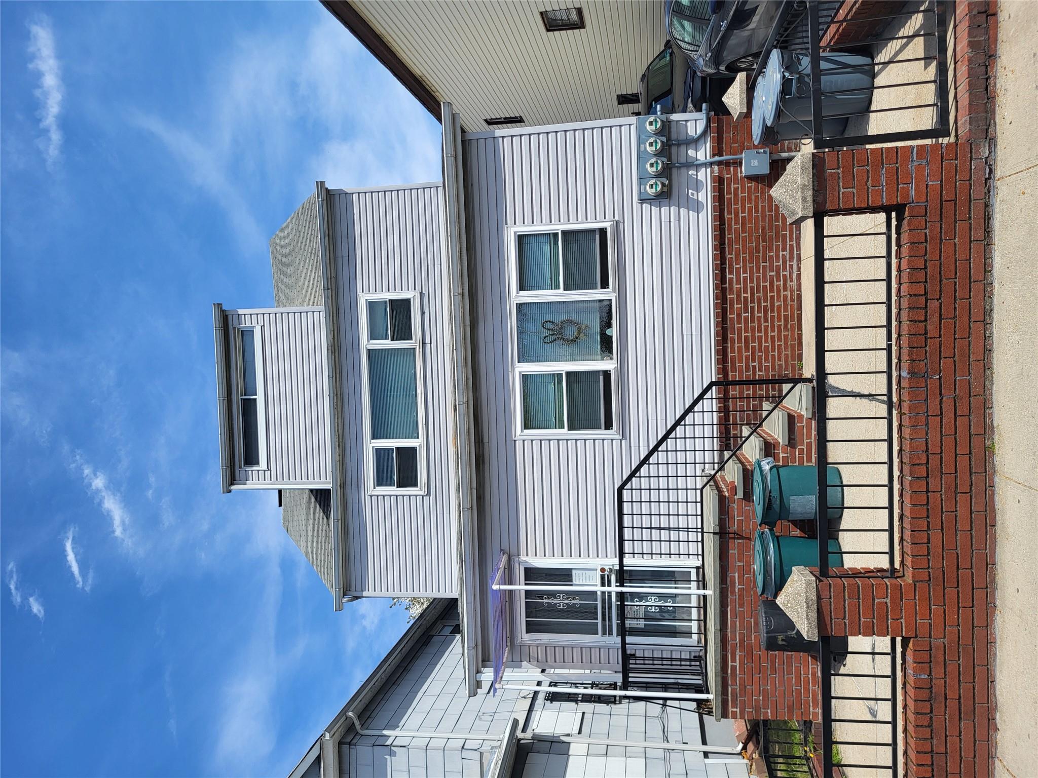 78th Street St 2nd Floor, Elmhurst, Queens, NY - 1 Bedrooms  
1 Bathrooms  
3 Rooms - 