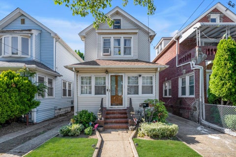 Photo of 225-13 95th Avenue, Floral Park, NY 11001 (MLS # 1009659)
