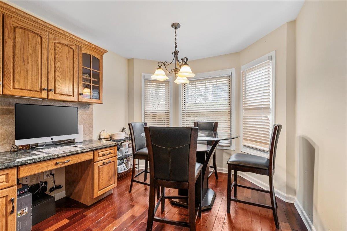 9 The Mews, Syosset, New York image 6