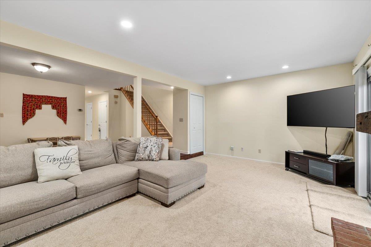 9 The Mews, Syosset, New York image 11