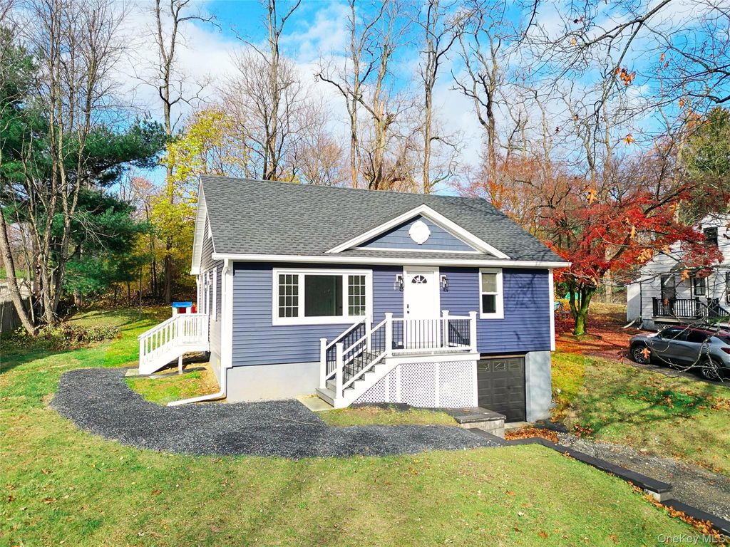 Photo of 180 Union Avenue, New Windsor, NY 12553 (MLS # 938409)