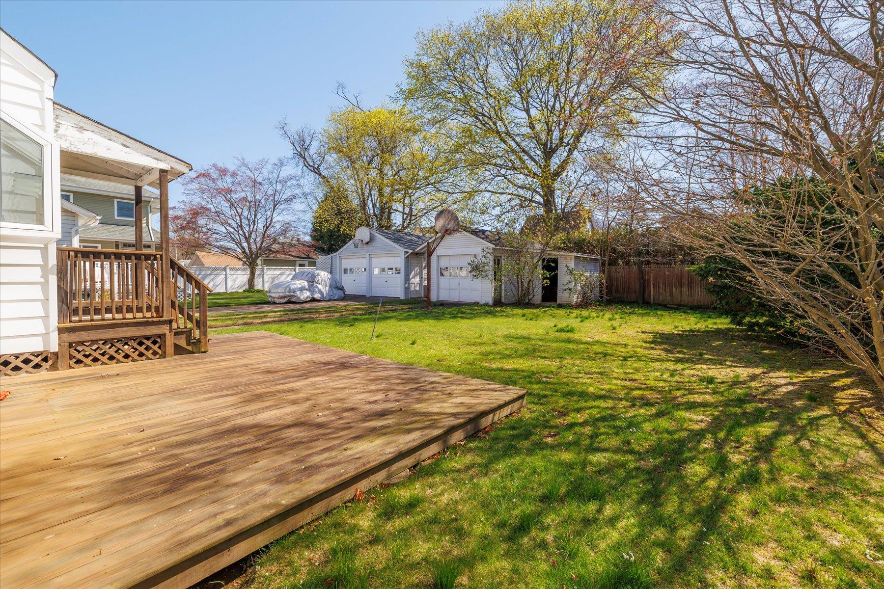 81 Liberty Avenue, Rockville Centre, New York image 23