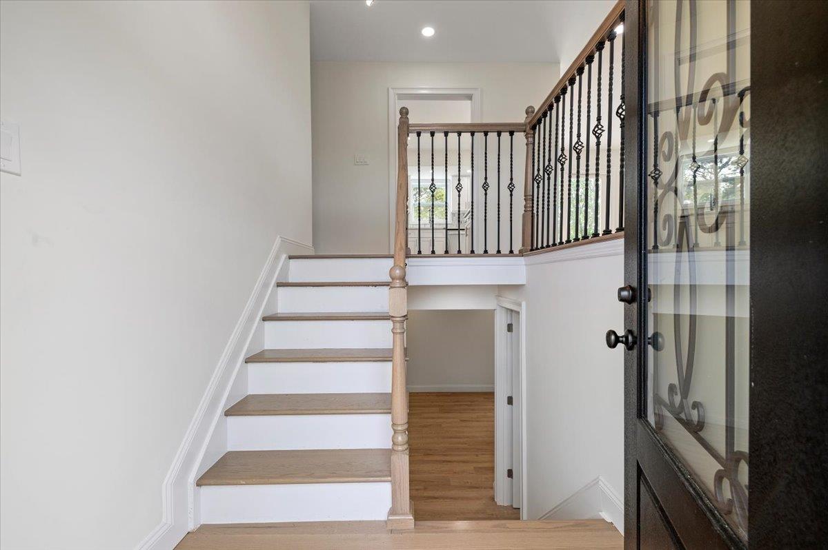 8 April Avenue, Dix Hills, New York image 3