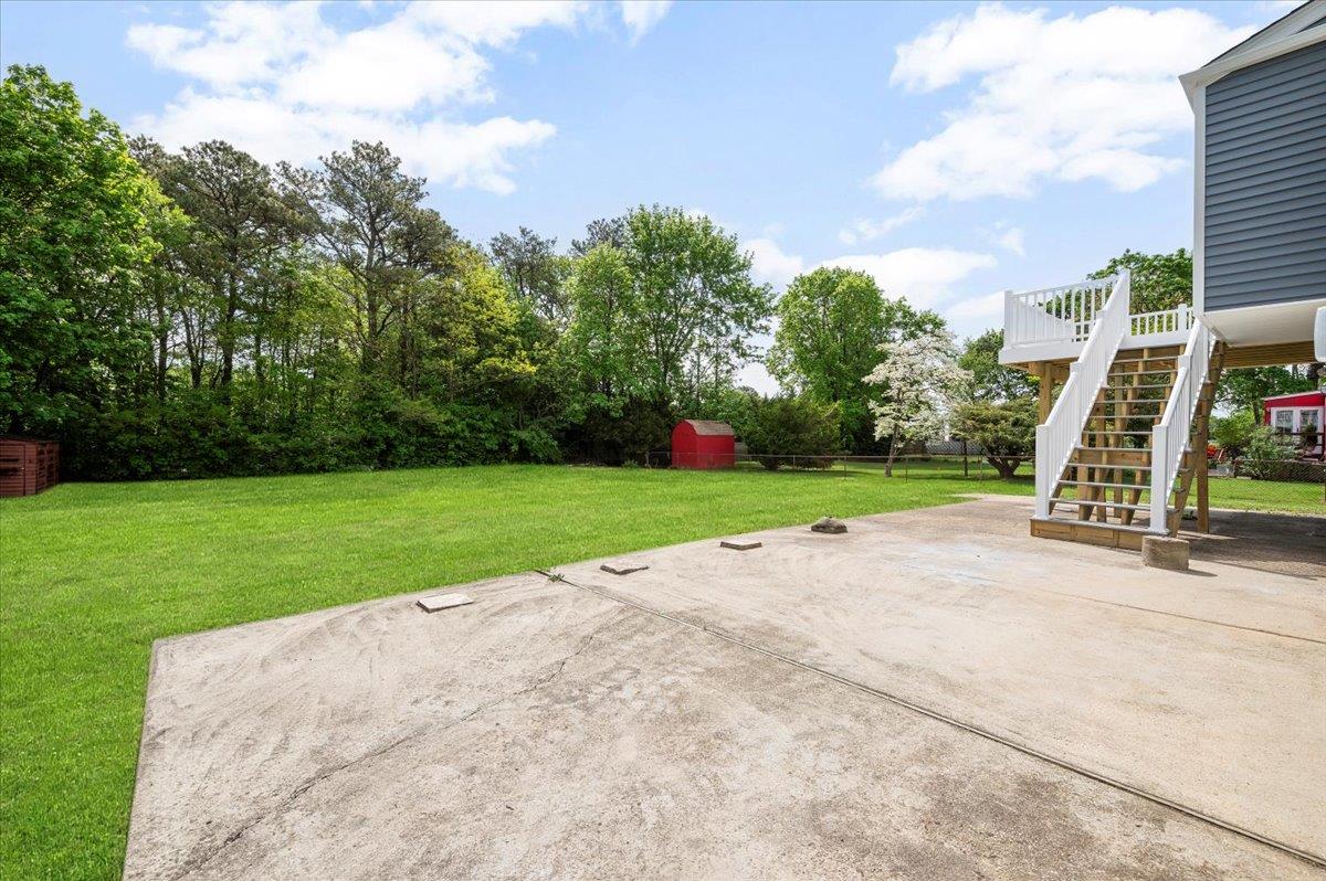 8 April Avenue, Dix Hills, New York image 31