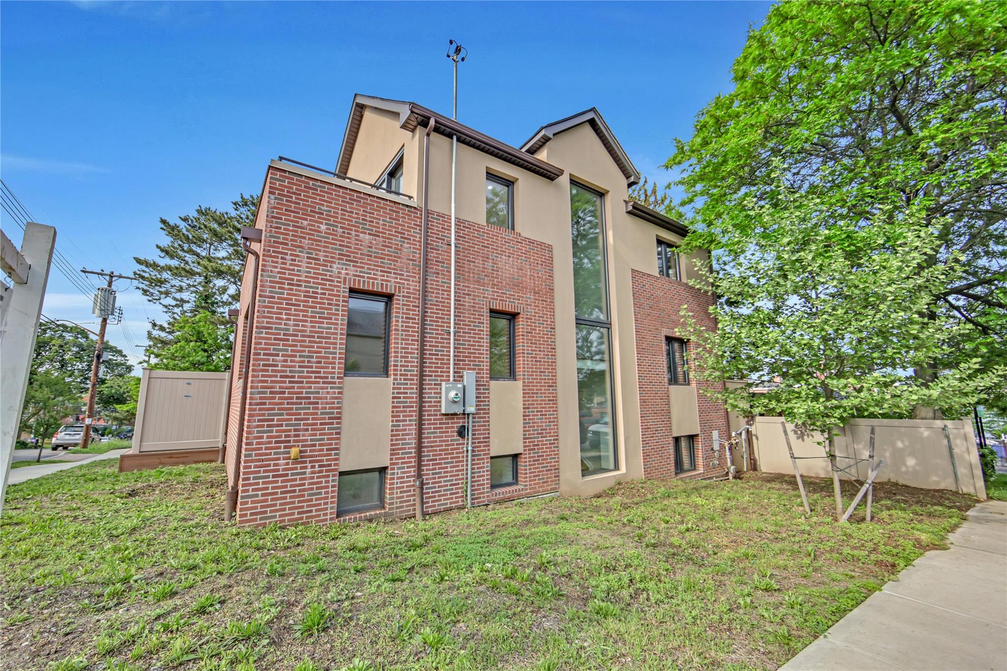 6-27 129th Street, College Point, New York image 3