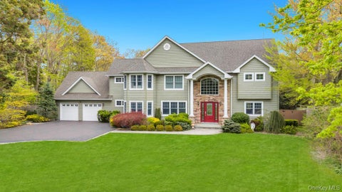 Homes For Sale - 83 Gillette Avenue<br/> Bayport, NY 11705