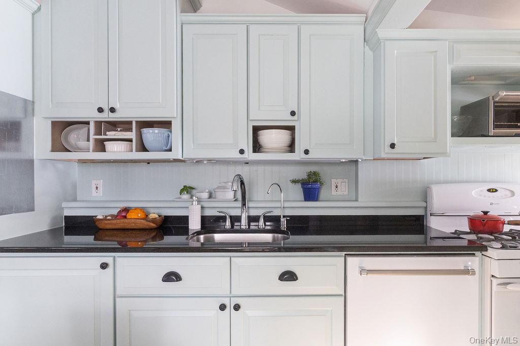 Photo of 3 Vine Road, Rocky Point, NY 11778 (MLS # 955902)