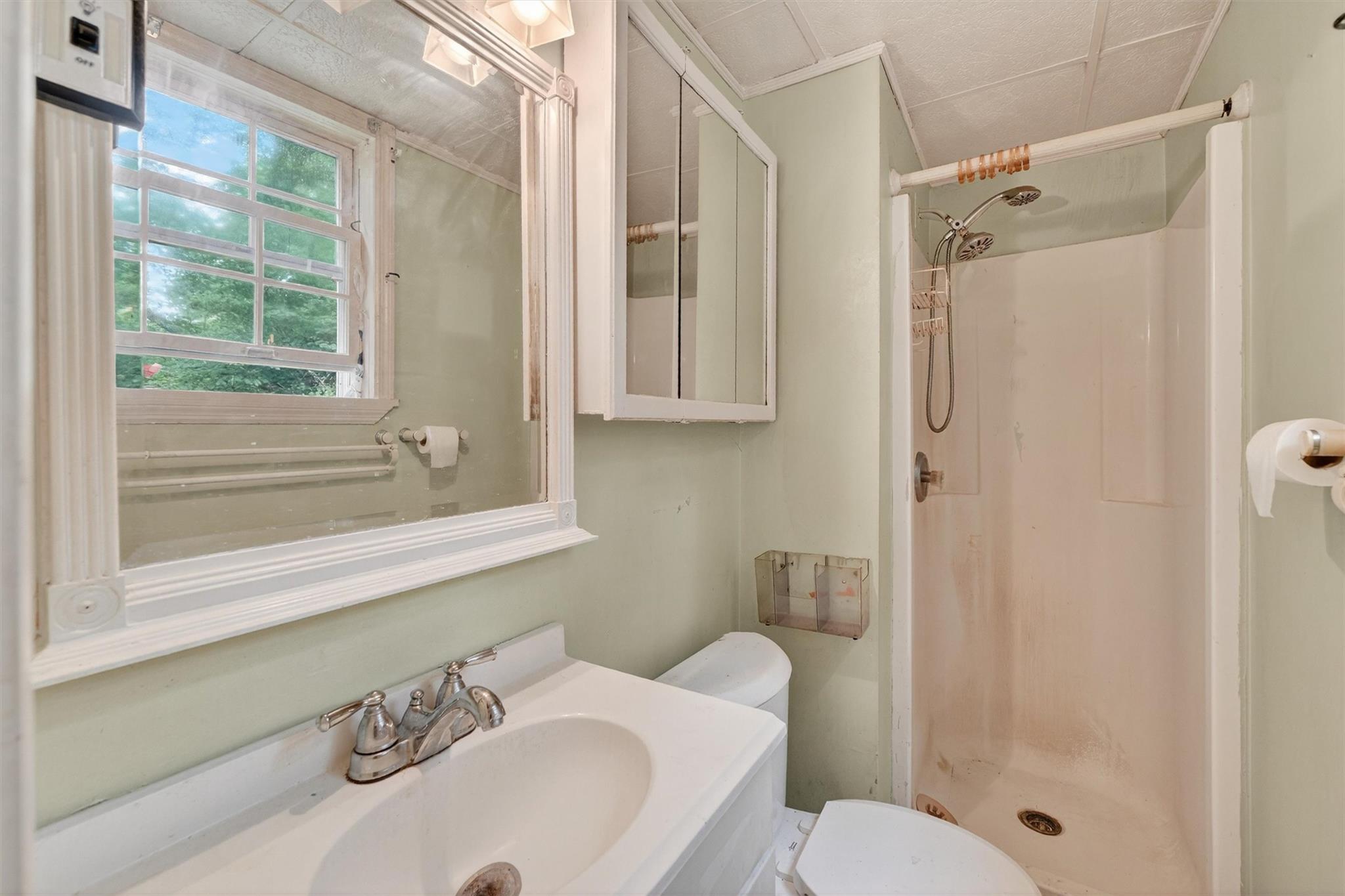 Lake Peekskill, New York 10537, United States, 1 Bedroom Bedrooms, ,1 BathroomBathrooms,Residential,Active,153831