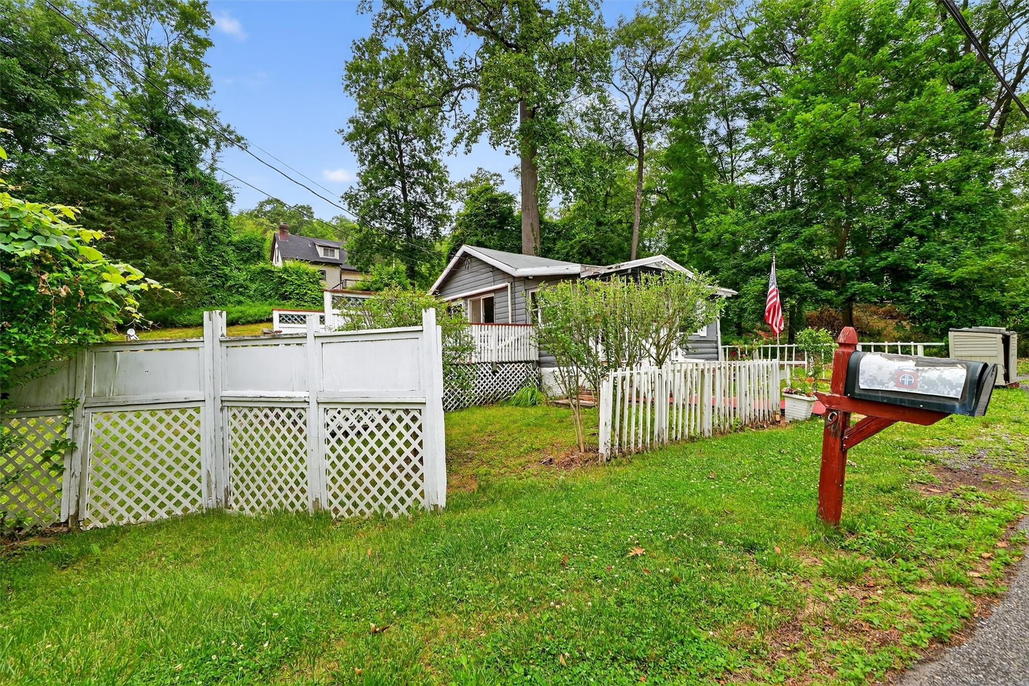 Lake Peekskill, New York 10537, United States, 1 Bedroom Bedrooms, ,1 BathroomBathrooms,Residential,Active,153831