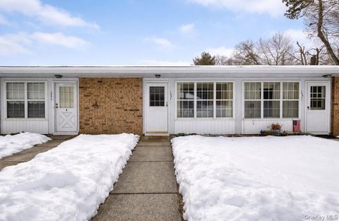 306 Torquay Court E Ridge NY 11961