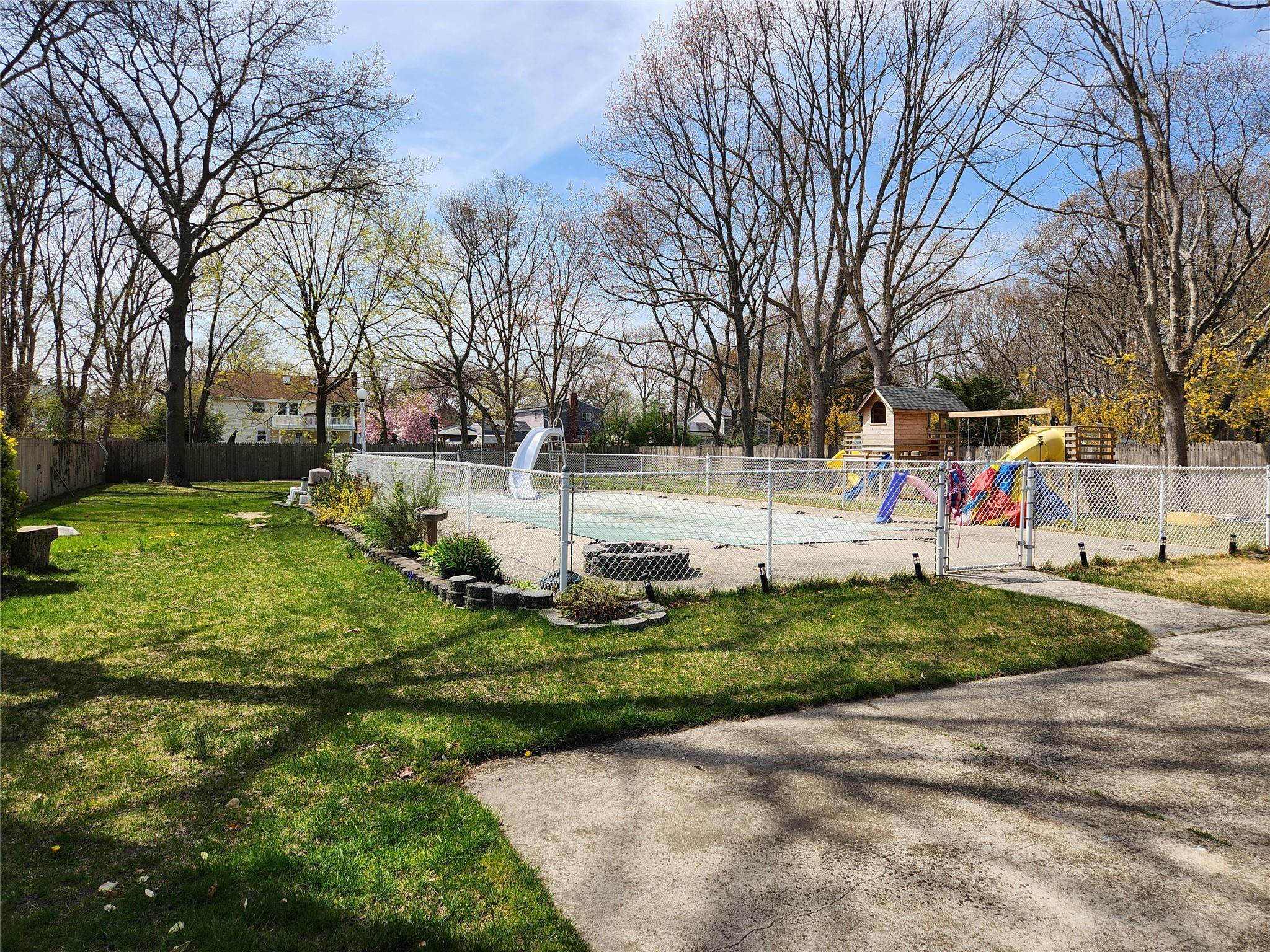 24 Oregon Avenue, Medford, New York image 30