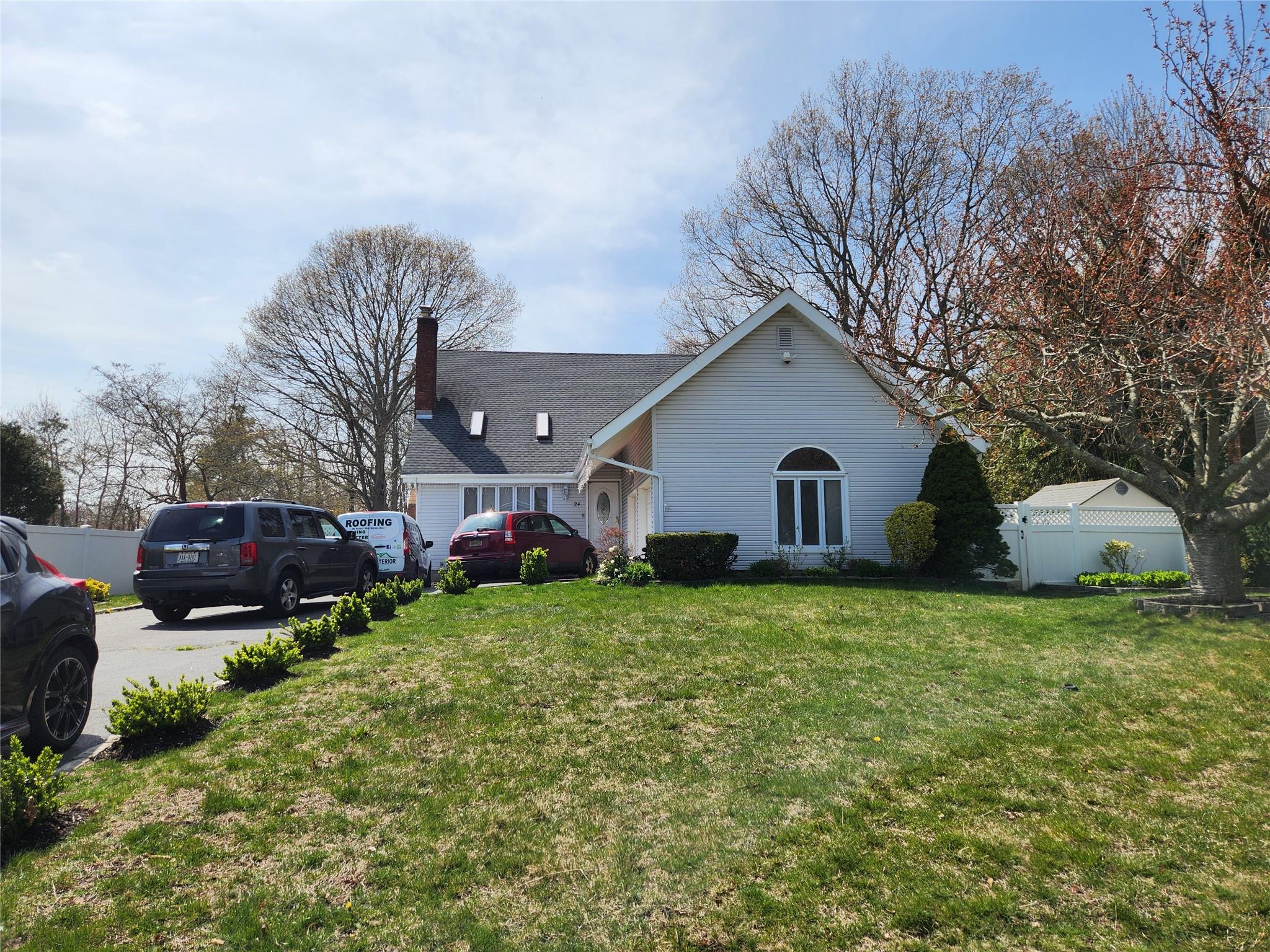 24 Oregon Avenue, Medford, New York image 1