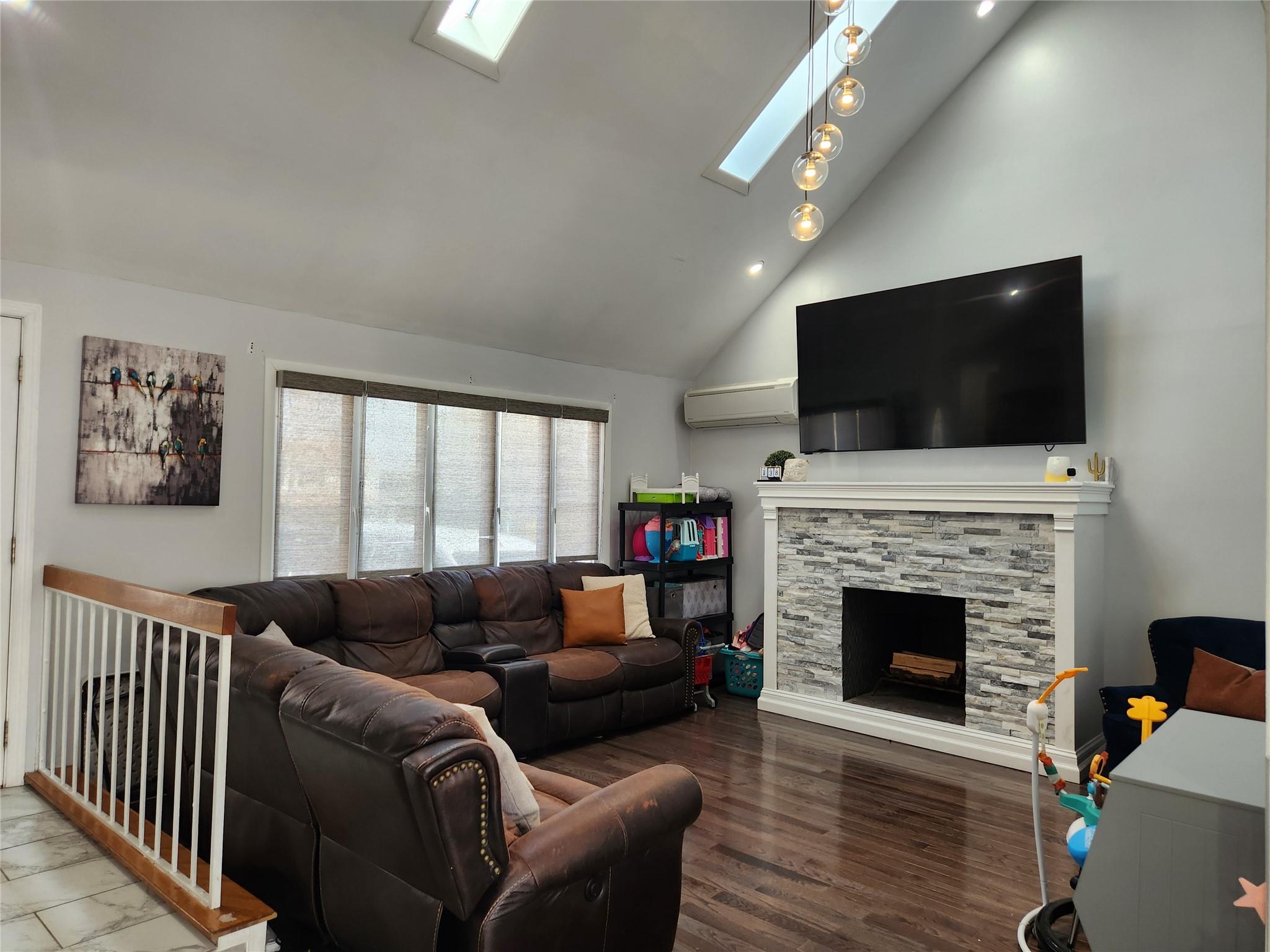 24 Oregon Avenue, Medford, New York image 2
