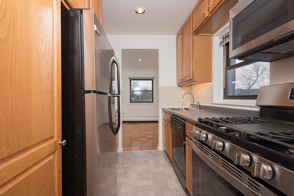 2261 Palmer Avenue 3-O