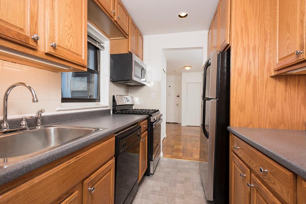 2261 Palmer Avenue 3-O