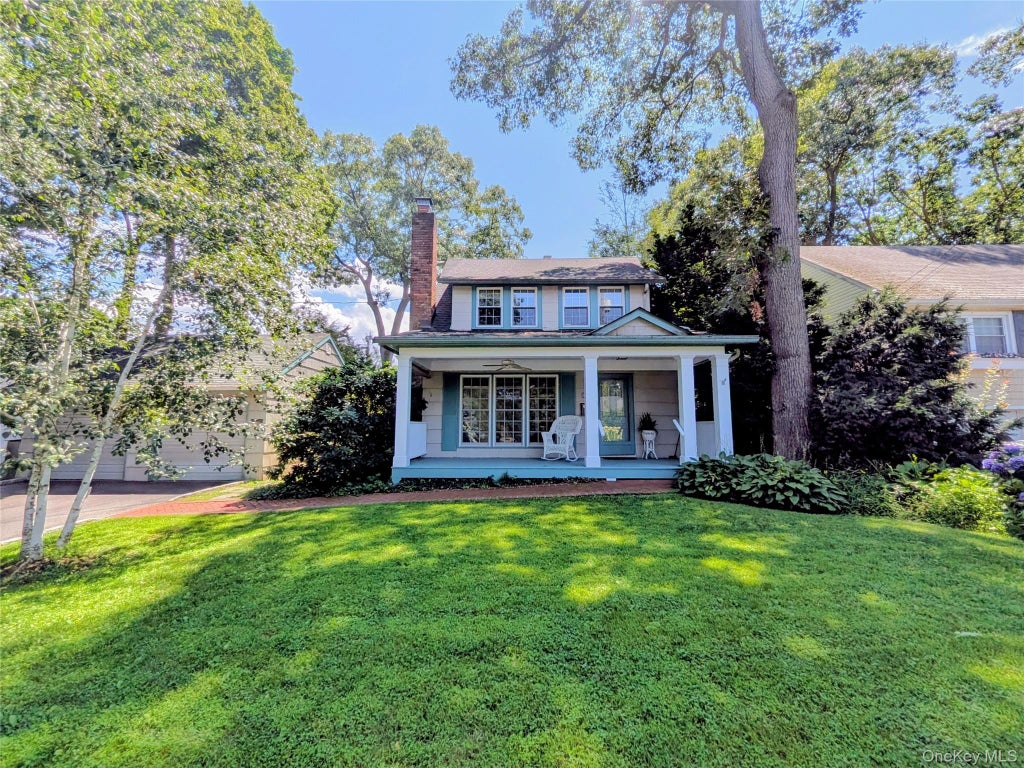 Photo of 84 Oak Street, Northport, NY 11768 (MLS # 1033372)