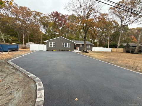 Photo of 225 Tyler Avenue, Miller Place, NY 11764 (MLS # 930289) Photo of 225 Tyler Avenue, Miller Place, NY 11764 (MLS # 930289)