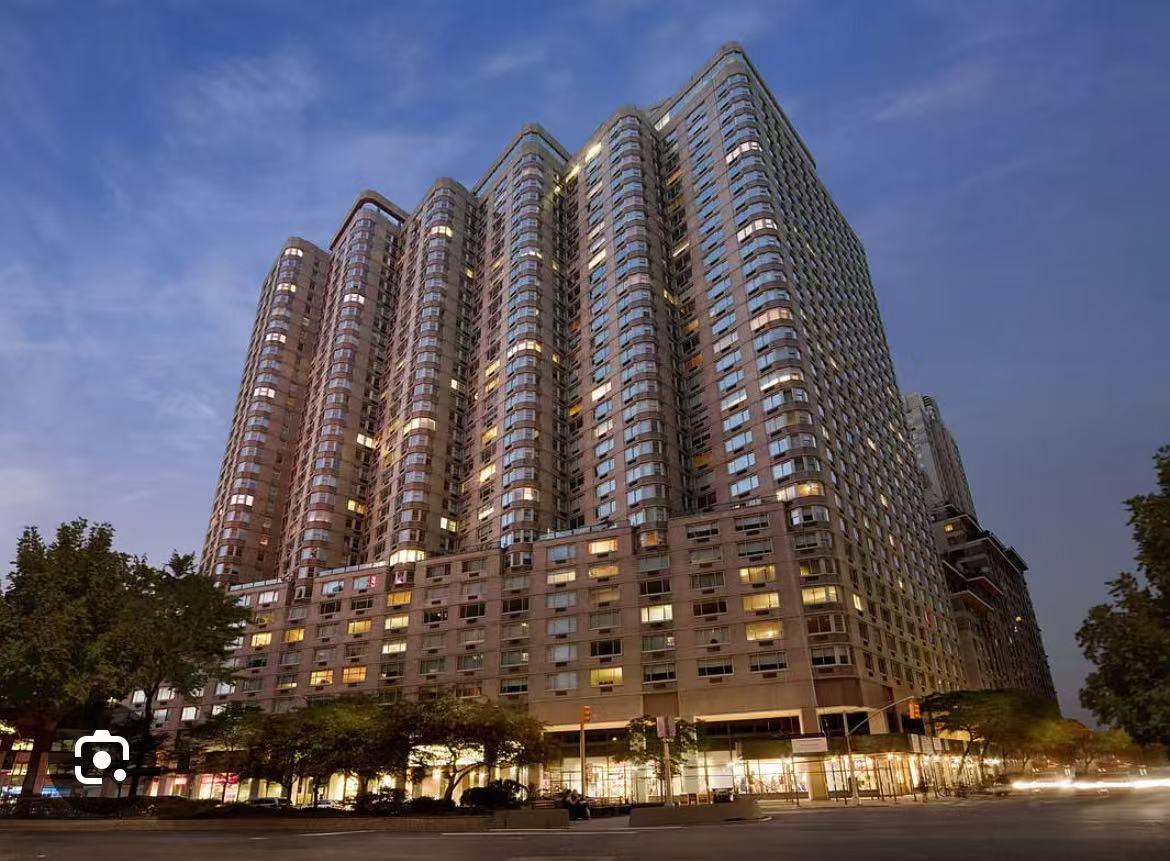 30 W 63rd Street #8T, New York (Manhattan), New York image 1