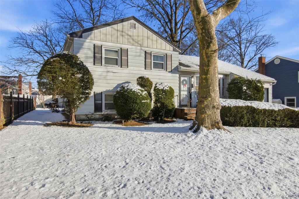 Photo of 2393 Maple Avenue, Seaford, NY 11783 (MLS # 945246)