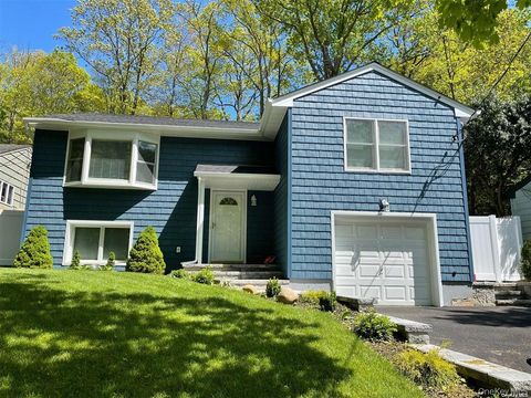 Photo of 84 Ocean Avenue, Northport, NY 11768 (MLS # 1028395)