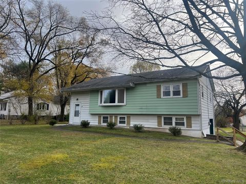 Homes For Sale - 26 Coach Lane<br/> Newburgh, NY 12550