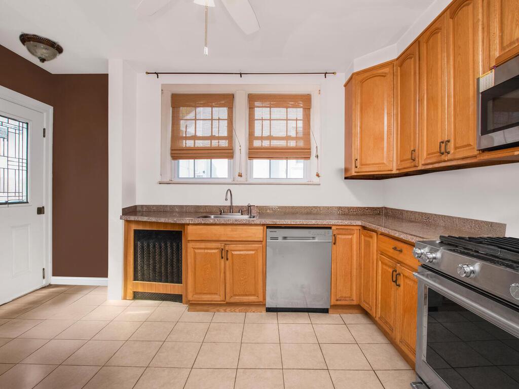 34 Kinross Place, Yonkers, New York image 2
