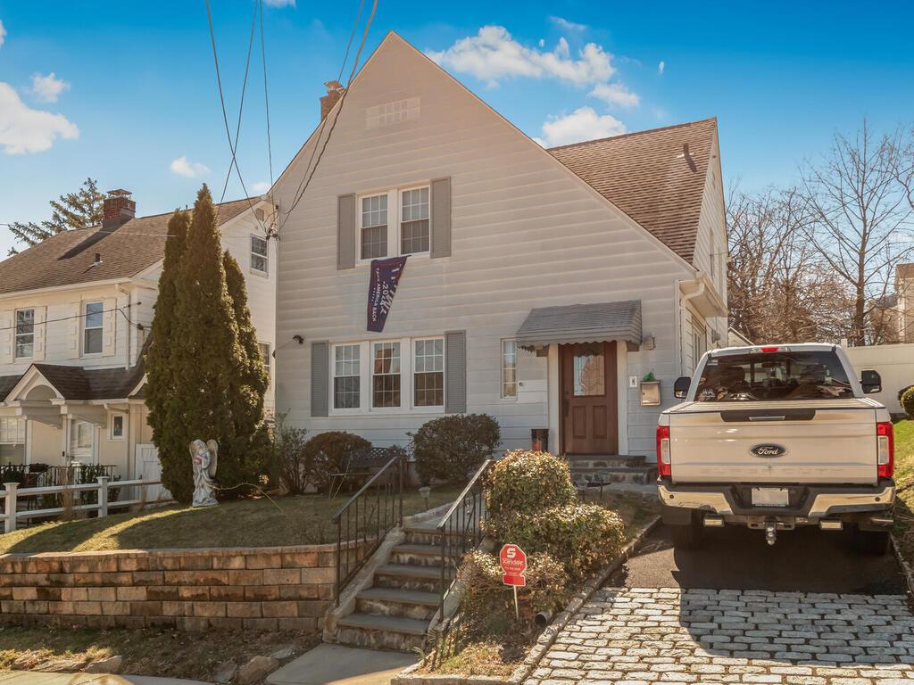34 Kinross Place, Yonkers, New York image 1