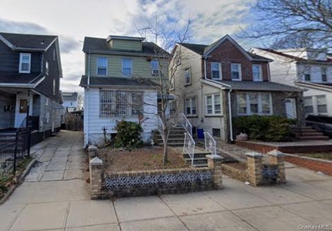 Photo of 24358 Mayda Road, Rosedale, NY 11422 (MLS # 961382)