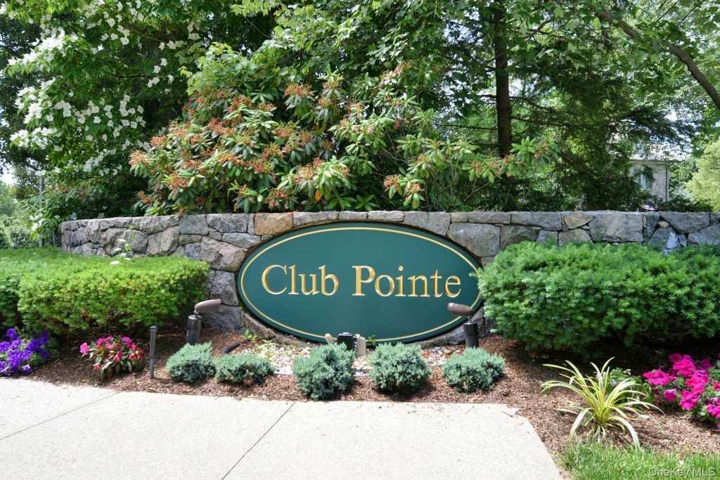 Photo of 7 Club Pointe Drive #7, White Plains, NY 10605 (MLS # 962001)