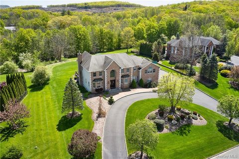 Photo of 17 Constitution Court, Tuxedo Park, NY 10987 (MLS # 959964)